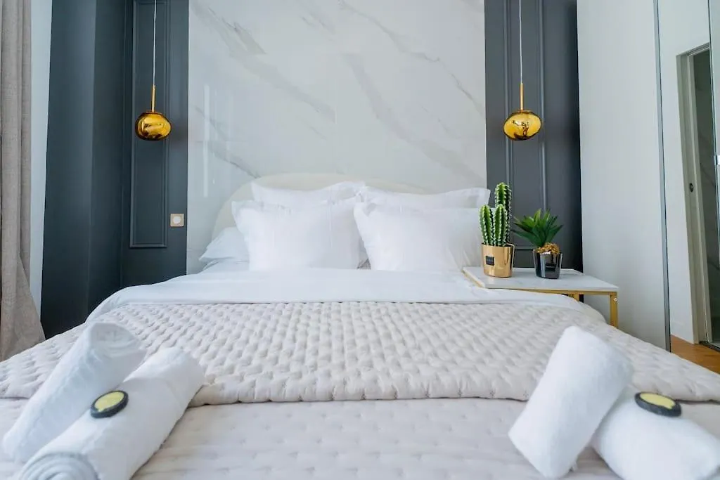 Luxurious Apartment With Stylish Design And Comfort - 104 Paris