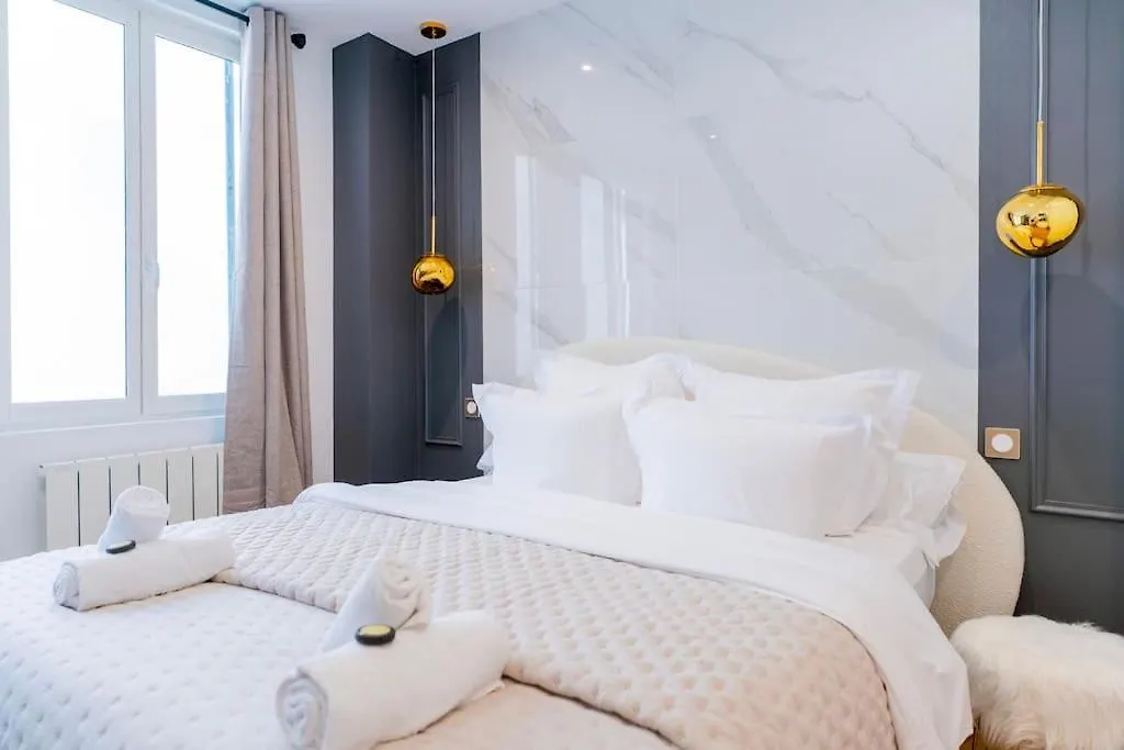 Luxurious Apartment With Stylish Design And Comfort - 104 Paris 0*,  France